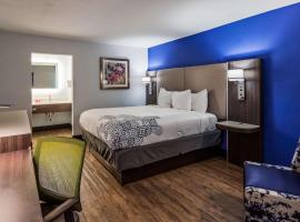 SureStay Plus Hotel by Best Western Sacramento Cal Expo，位于萨克拉门托McClellan Airfield - MCC附近的酒店