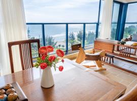 听海居 . 双月湾 270°超一线正海景高端品质度假屋，位于惠东的带停车场的酒店