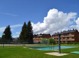 Amplio apartamento con piscina en Llívia，位于利维亚的度假短租房