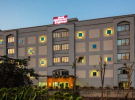Hotel Ashray Inn Express，位于萨达尔·瓦拉巴伊·帕特尔国际机场 - AMD附近的酒店