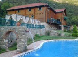 狄俄尼索斯村度假酒店，位于Mousthéni的酒店