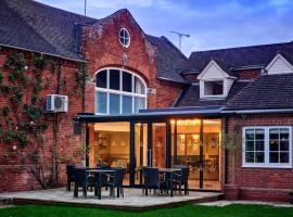Kings Court Hotel Alcester-Stratford-Upon-Avon，位于奥尔斯特的酒店