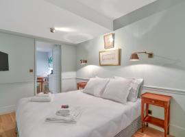 Pick A Flat's Apartments in Saint Germain - Paul-Louis Courier，位于巴黎的酒店