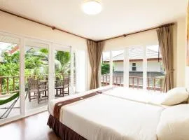 Baan Talay Samran 4 Bedrooms Villa with Beach and 3 pools