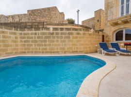 Entire Villa - Gemini Farmhouse, Nadur Gozo，位于纳杜尔的酒店