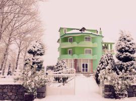 Hotel Restorant Borova，位于Ersekë的酒店