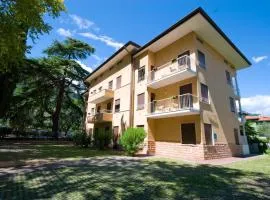 皇家住宅公寓式酒店 ，位于加尔达湖滨的公寓式酒店