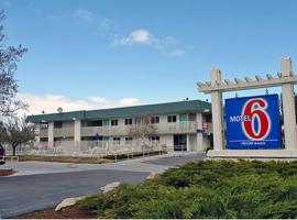 House rental in Bass Lake, California - LV212 (Sun) Poppen，位于南太浩湖的酒店