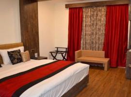 Hotel Green Leaf Srinagar，位于斯利那加谢赫·UL·阿拉姆国际机场 - SXR附近的酒店