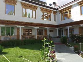 Zambala Inn，位于列城的酒店