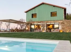 Quinta do Olival Loft Farmhouse in Douro Valley