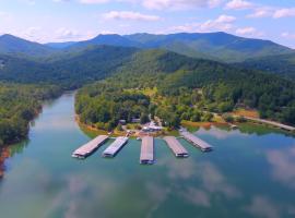 Boundary Waters Resort & Marina，位于海厄沃西的酒店