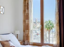 New luxury apartment Nives on seaside，位于斯普利特的酒店