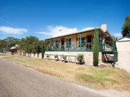 Old Swanport General Store, Swanport-Murray River，位于Swanport的度假屋