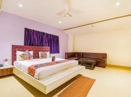 FabHotel Pentagon Next - Bhubaneswar Railway Station，位于布巴内什瓦尔Biju Patnaik International Airport - BBI附近的酒店