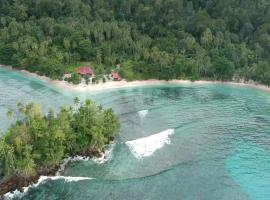 Nusa Nalan Beach Resort，位于Rumah Olat的宾馆