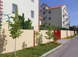 Частные Апартаменты Мезенцевых ЗА МОСТОМ，位于扎托卡的酒店