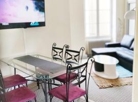 Chez Fanny - appartement de qualité hypercentre Cahors，位于卡奥尔的酒店