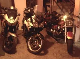 泽德拉瓦赫拉纳公寓青年旅馆