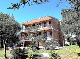 Villa Giardino Sa Tiacca，位于圣安德烈亚的酒店