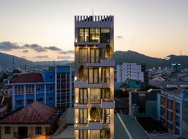 HAKU Boutique Hotel Quy Nhơn - Lê Lợi，位于归仁的酒店