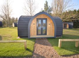 Camping Pods, Marlie Holiday Park，位于新罗姆尼的豪华帐篷营地