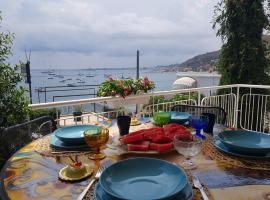 Blue Lagune Taormina Mare，位于陶尔米纳的酒店