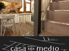 Casa Do Medio，位于圣地亚哥－德孔波斯特拉欧伯拉都依罗广场附近的酒店