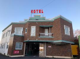 Hotel Oasis (Adult Only)，位于深谷水上天堂庭院附近的酒店