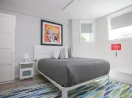 Stylish Studio in Brookline-5min train to Boston.. #2