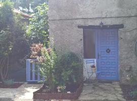 Stunning view in Cathar country，位于Cailla的酒店