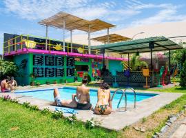 The Upcycled Hostel，位于伊察的青旅