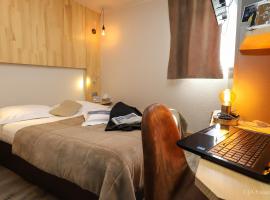 布利维中心餐厅酒店，位于布里夫拉盖亚尔德的酒店