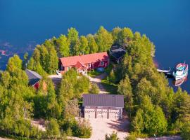 Santa's Little Village - Hotel Uitonniemi，位于凯米耶尔维的酒店