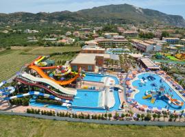 Caretta Beach Resort & WaterPark，位于卡拉马孔扎金索斯狄奥尼西奥斯索洛莫斯国际机场 - ZTH附近的酒店