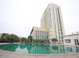 孟青大清化酒店，位于清化的带泳池的酒店
