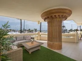 WintowinRentals Luxury and Sea View inside Puerto Marina