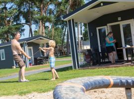 Lodge 4 personen camping de Molenhof，位于Reutum的露营地