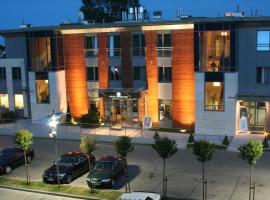 库瑞希及Spa及康体酒店，位于格丁尼亚的酒店