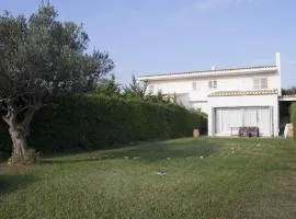 Casa con encanto y jardín amplio en Cadaqués