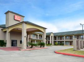 Econo Lodge Inn & Suites Port Arthur near Sabine Pass，位于亚瑟港的酒店