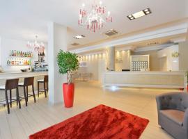 Hotel Fiamma & Spa，位于切塞纳蒂科的酒店