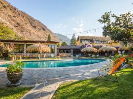 Socialtel Atitlan，位于帕纳哈切尔的酒店