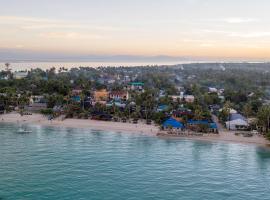 Sunrise Beach Club Resort Amanecer，位于班塔延岛的度假村