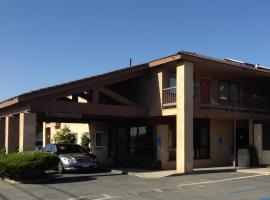 Motel 6 Soledad, CA，位于索莱达的酒店