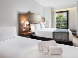 卡塞雷斯伊科斯阿戈拉酒店，位于卡塞雷斯的酒店