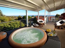 Villa Giovanna con terrazza panoramica, Jacuzzi e sauna，位于洛阿诺的酒店