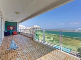 Seafront Apartment in Sliema with Pool, Upmarket Complex