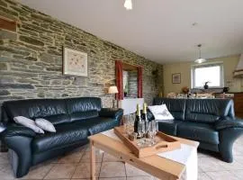 Forest-View Cottage Stay