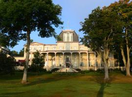 Athenaeum Hotel，位于肖托夸的酒店